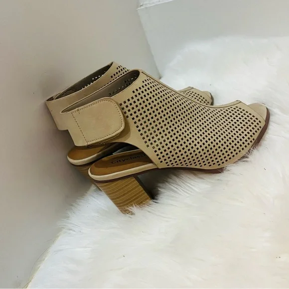 CITYCLASSIFIED Roadway Peep Toe Perforated Slingback Chunky Heel Sandals 6.5 - Picture 6 of 7